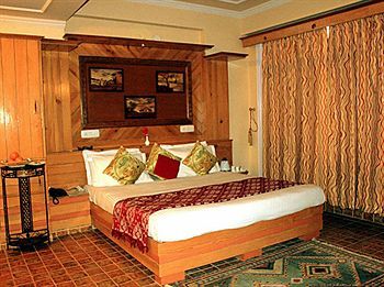 Una Comfort Nandini Hotel Dharamshala Ngoại thất bức ảnh